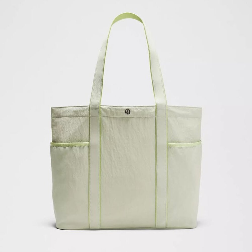 Lululemon Daily Multi-Pocket Tote Bag 20L, Green, BNWT